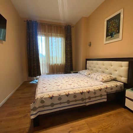 Apartment On Dragomirova Kiev Dış mekan fotoğraf