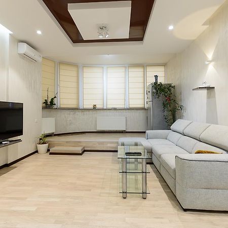 Apartment On Dragomirova Kiev Dış mekan fotoğraf